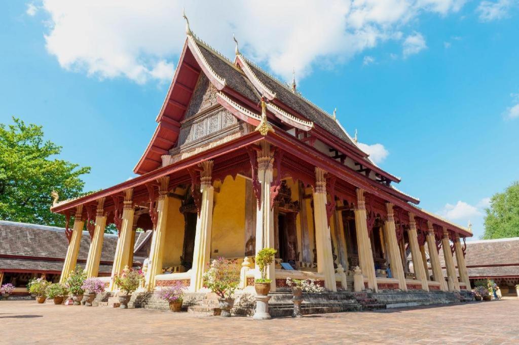 Dhavara Boutique Hotel Vientiane Exteriör bild